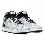 ⁦Air Jordan 1 Mid SE "DIY" White Black Volt⁩ – תמונה ⁦2⁩