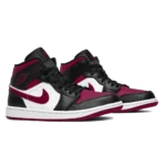 ⁦Air Jordan 1 Mid "Bred Toe" Black White Noble Red⁩ – תמונה ⁦2⁩