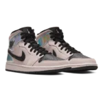 ⁦Air Jordan 1 Mid "Iridescent" Barely Rose Black⁩ – תמונה ⁦2⁩