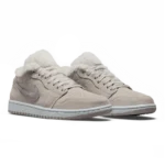 ⁦Air Jordan 1 Low "Sherpa Fleece"Grey White⁩ – תמונה ⁦2⁩
