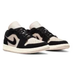 ⁦Air Jordan 1 Low Black Guava Ice⁩ – תמונה ⁦2⁩