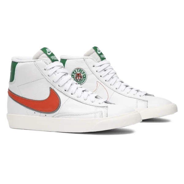 ⁦Nike Blazer Mid x Stranger Things Hawkins High⁩ – תמונה ⁦2⁩