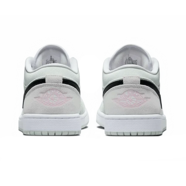 ⁦Air Jordan 1 Low Barely Green Black Light Arctic Pink⁩ – תמונה ⁦3⁩