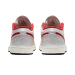 ⁦Air Jordan 1 Low “Night Track” Metallic Silver Varsity Red⁩ – תמונה ⁦3⁩