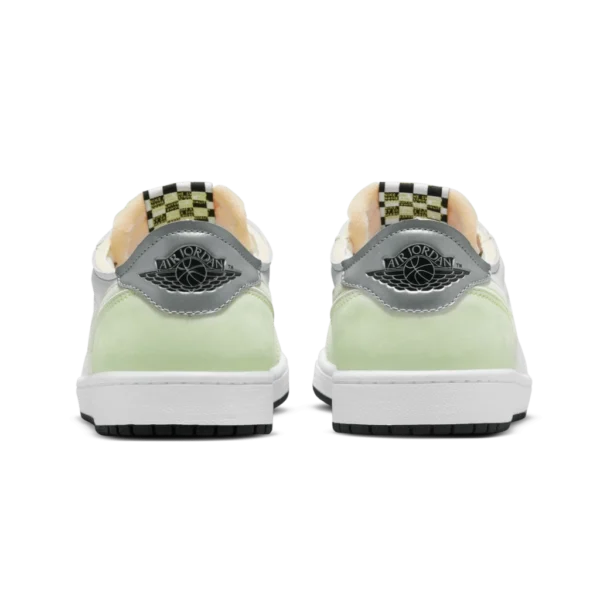 ⁦Air Jordan 1 Low OG Ghost Green White Black⁩ – תמונה ⁦3⁩