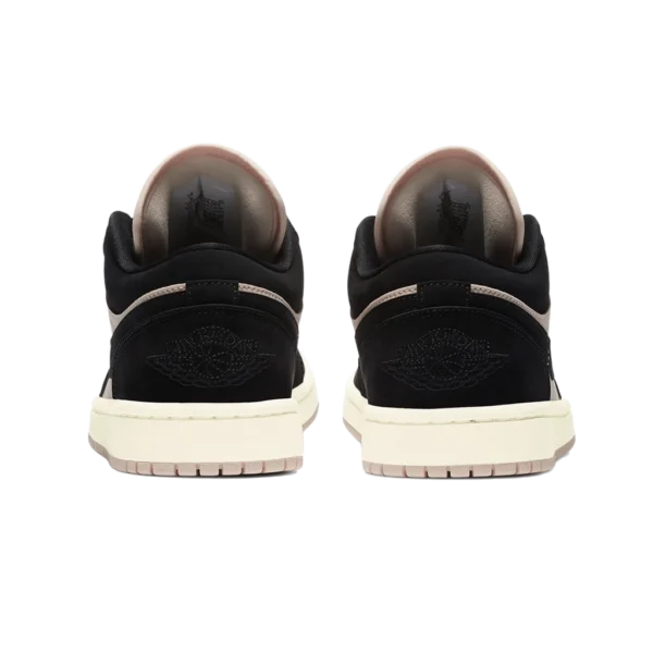⁦Air Jordan 1 Low Black Guava Ice⁩ – תמונה ⁦3⁩