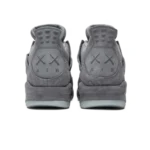 ⁦Air Jordan 4 Retro x KAWS "Cool Grey"⁩ – תמונה ⁦3⁩