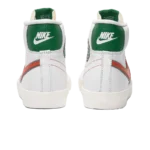 ⁦Nike Blazer Mid x Stranger Things Hawkins High⁩ – תמונה ⁦3⁩