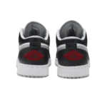 ⁦Air Jordan 1 Low Black Infrared White Wolf Grey⁩ – תמונה ⁦3⁩