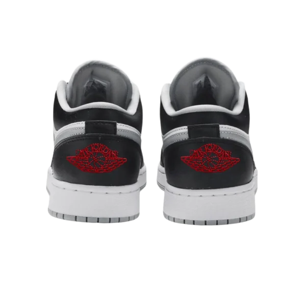 ⁦Air Jordan 1 Low Black Infrared White Wolf Grey⁩ – תמונה ⁦3⁩