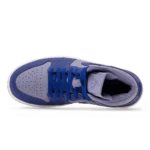 ⁦Air Jordan 1 Mid SE Iron Purple Deep Royal⁩ – תמונה ⁦4⁩