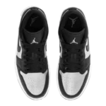 ⁦Air Jordan 1 Low SE Black Metallic Silver White⁩ – תמונה ⁦4⁩