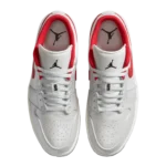 ⁦Air Jordan 1 Low “Night Track” Metallic Silver Varsity Red⁩ – תמונה ⁦4⁩
