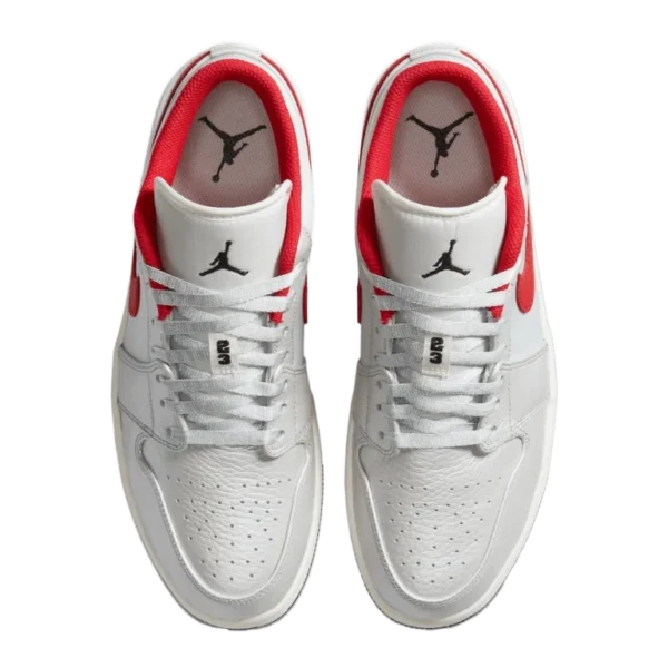 ⁦Air Jordan 1 Low “Night Track” Metallic Silver Varsity Red⁩ – תמונה ⁦4⁩