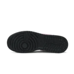 ⁦Air Jordan 1 Low White Pinksicle Black⁩ – תמונה ⁦4⁩