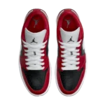 ⁦Air Jordan 1 Low "Chicago Flip" Gym Red White Black⁩ – תמונה ⁦4⁩