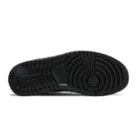 ⁦Air Jordan 1 Retro High OG Black Metallic Gold⁩ – תמונה ⁦4⁩
