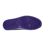 ⁦Air Jordan 1 High OG Court Purple 2.0⁩ – תמונה ⁦4⁩