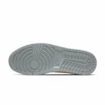 ⁦Air Jordan 1 Mid Starfish White Pure Platinum Sail⁩ – תמונה ⁦4⁩