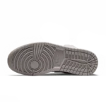 ⁦Air Jordan 1 Low "Sherpa Fleece"Grey White⁩ – תמונה ⁦5⁩