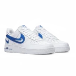 ⁦Nike Air Force 1 07 "Cut Out Swoosh" Game Royal⁩ – תמונה ⁦2⁩
