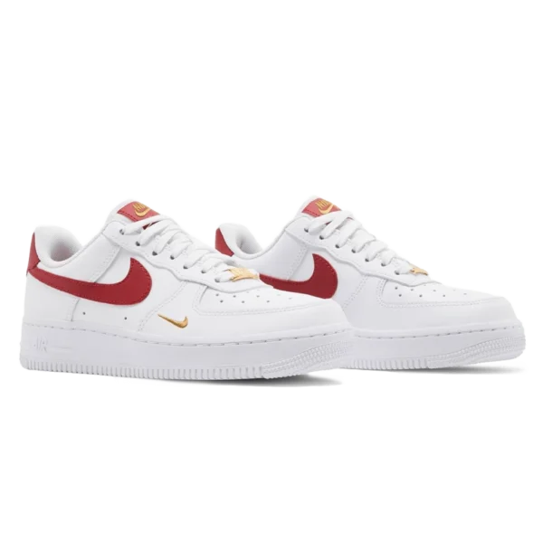 ⁦Nike Air Force 1 Essential Low White Gym Red⁩ – תמונה ⁦2⁩