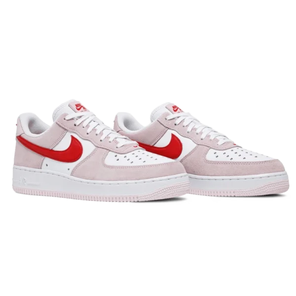 ⁦Nike Air Force 1 Low Valentine’s Day Love Letter⁩ – תמונה ⁦2⁩