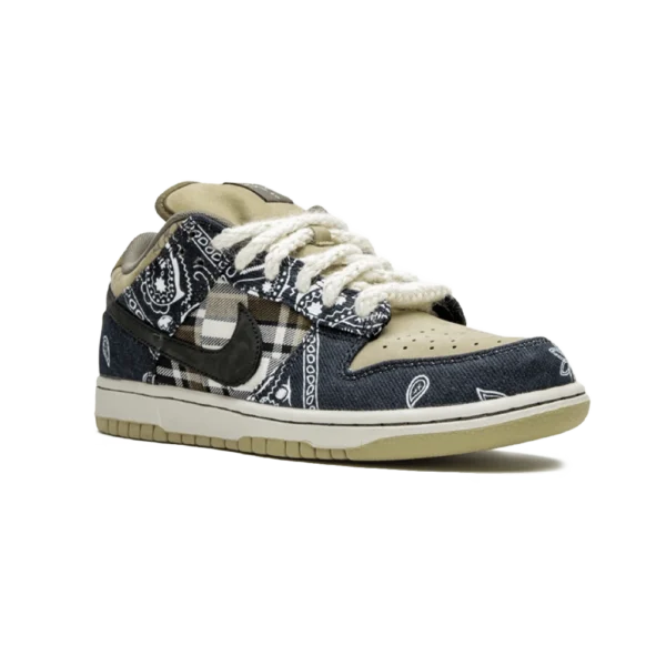 ⁦Nike SB Dunk Low x Travis Scott⁩ – תמונה ⁦2⁩