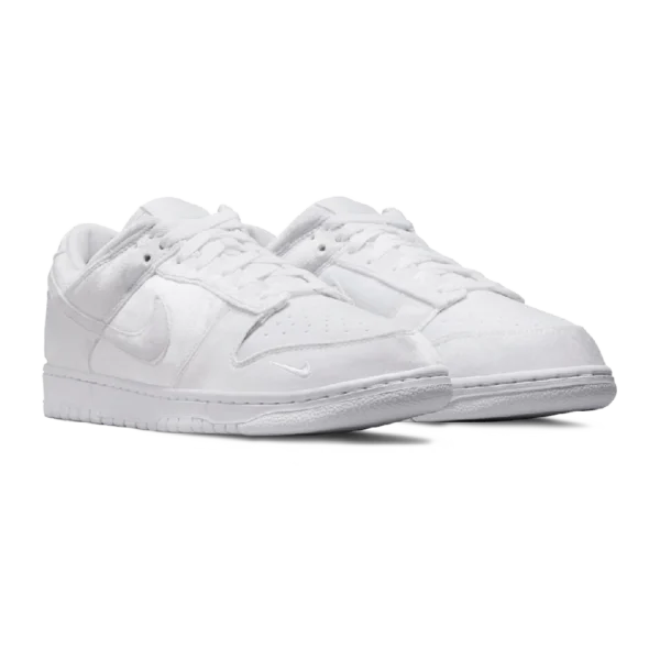 ⁦Nike Dunk Low x Dover Street Market “White Velvet”⁩ – תמונה ⁦2⁩