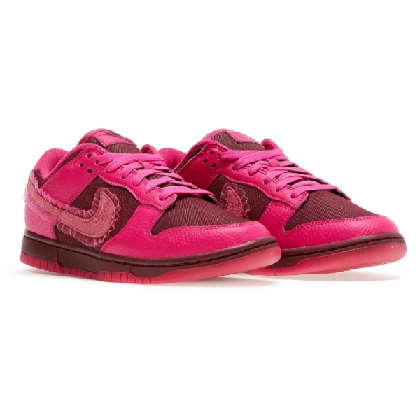 ⁦Nike Dunk Low “Valentine’s Day”⁩ – תמונה ⁦2⁩