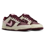 ⁦Nike Dunk Low “Valentine’s Day” Pale Ivory Night Maroon⁩ – תמונה ⁦2⁩