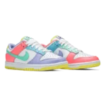 ⁦Nike Dunk Low SE “Easter" Candy⁩ – תמונה ⁦2⁩
