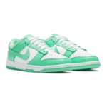 ⁦Nike Dunk Low Green Glow⁩ – תמונה ⁦2⁩
