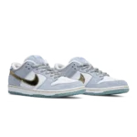 ⁦Nike Dunk Low SB x Sean Cliver “Holiday Special”⁩ – תמונה ⁦2⁩