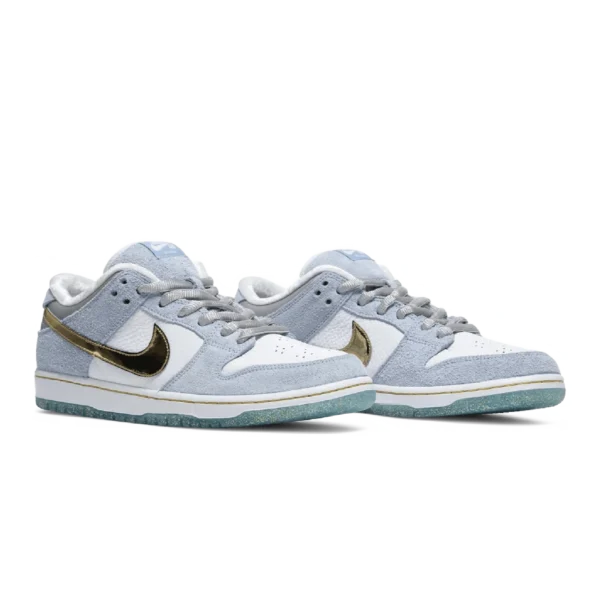 ⁦Nike Dunk Low SB x Sean Cliver “Holiday Special”⁩ – תמונה ⁦2⁩