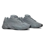 ⁦Adidas Yeezy Boost 700 V2 Hospital Blue⁩ – תמונה ⁦2⁩