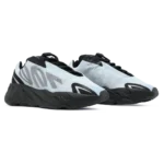 ⁦Adidas Yeezy Boost 700 MNVN Blue Tint⁩ – תמונה ⁦2⁩