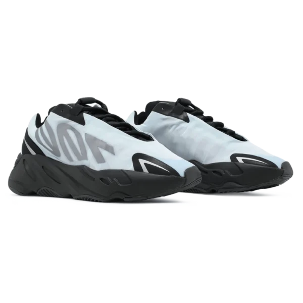 ⁦Adidas Yeezy Boost 700 MNVN Blue Tint⁩ – תמונה ⁦2⁩