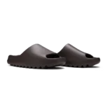 ⁦Adidas Yeezy Slides Soot⁩ – תמונה ⁦2⁩