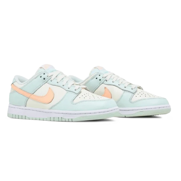 ⁦Nike Dunk Low Barely Green⁩ – תמונה ⁦2⁩