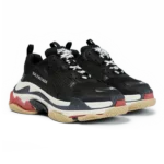 ⁦Balenciaga Triple S Trainer Black Red⁩ – תמונה ⁦2⁩
