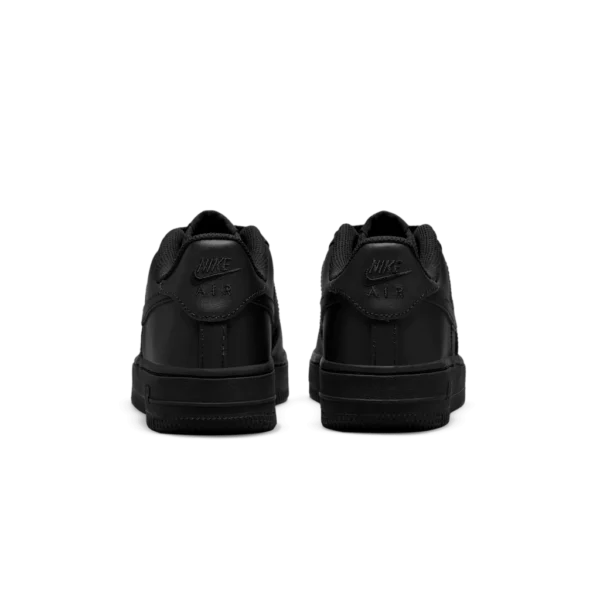⁦Nike Air Force 1 LE GS Triple Black Leather⁩ – תמונה ⁦3⁩