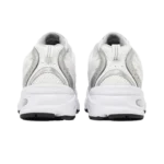 ⁦New Balance 530 Munsell White Silver Metallic⁩ – תמונה ⁦3⁩