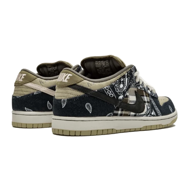 ⁦Nike SB Dunk Low x Travis Scott⁩ – תמונה ⁦3⁩
