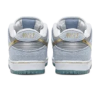 ⁦Dunk Low SB x Sean Cliver Holiday Special⁩ – תמונה ⁦3⁩