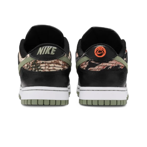 ⁦Nike Dunk Low SE “Black Multi-Camo”⁩ – תמונה ⁦3⁩