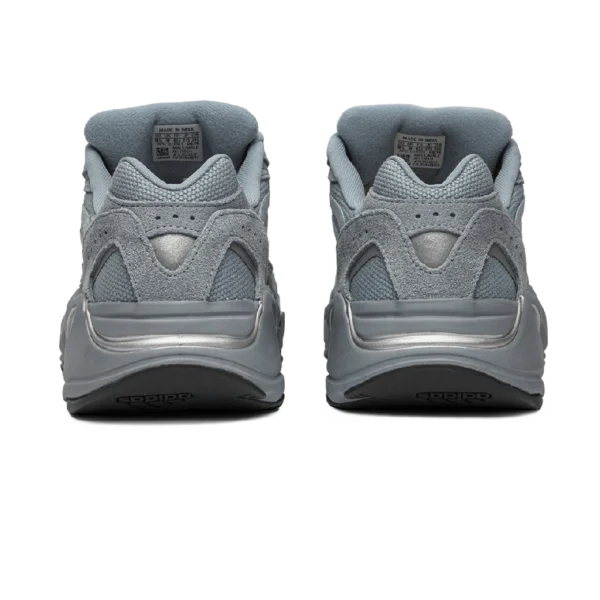 ⁦Adidas Yeezy Boost 700 V2 Hospital Blue⁩ – תמונה ⁦3⁩