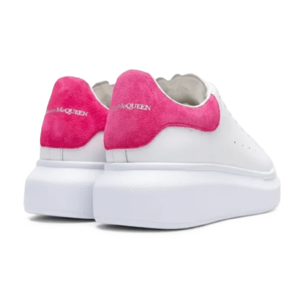 ⁦Alexander McQueen Oversized Low-Top Sneaker Pink⁩ – תמונה ⁦3⁩