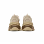 ⁦Balenciaga Triple S Low-Top Sneaker Dark Vanilla⁩ – תמונה ⁦3⁩