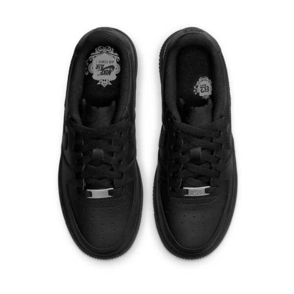 ⁦Nike Air Force 1 LE GS Triple Black Leather⁩ – תמונה ⁦4⁩
